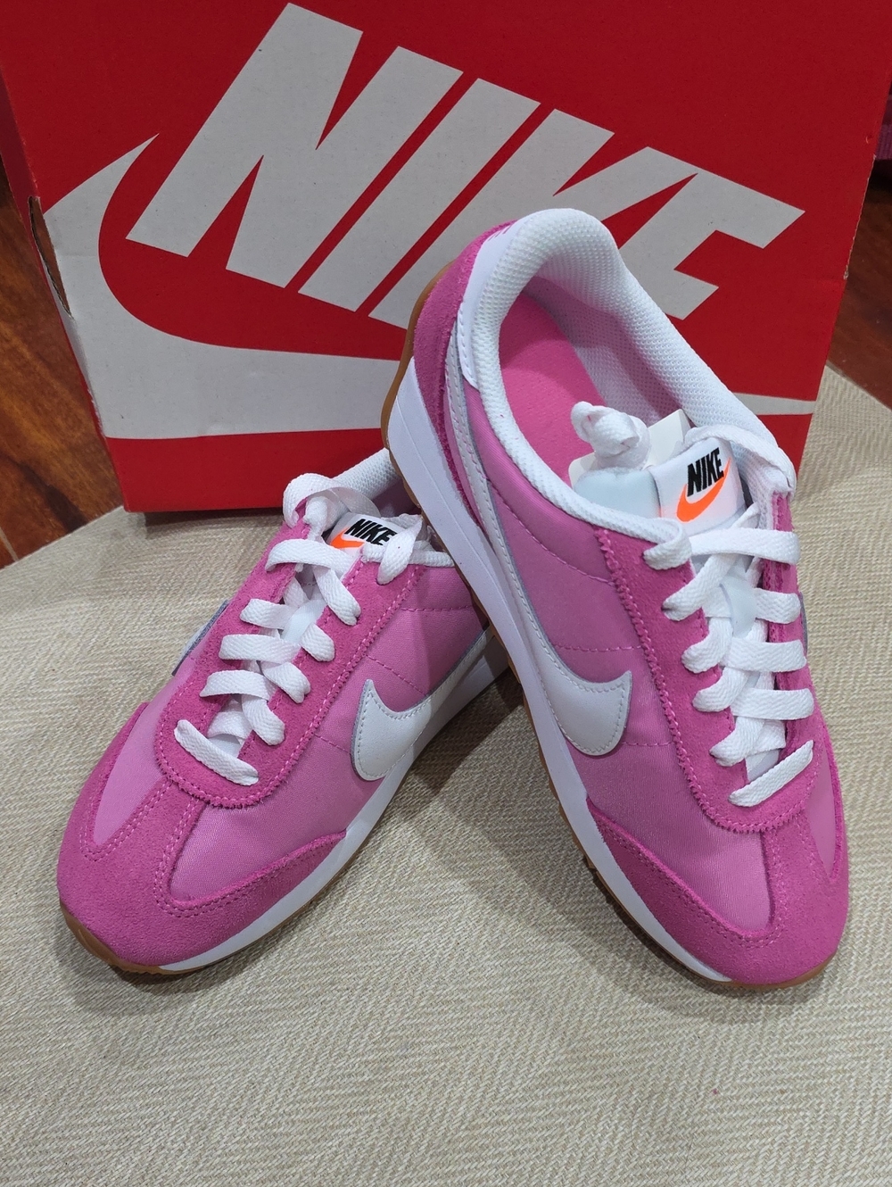 NWB Women's Size 6 Nike Pacific Sneakers